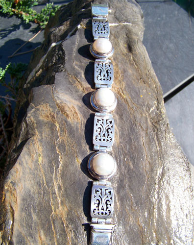 Bali Dream Bracelet-large pearl, carved silver panel